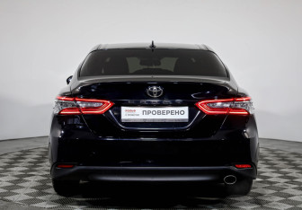Подержанный автомобиль Toyota Camry Sedan 2019 года (6 фото)