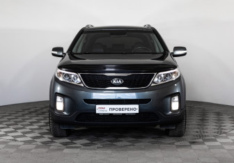 Подержанный автомобиль Kia Sorento 2016 года (2 фото)