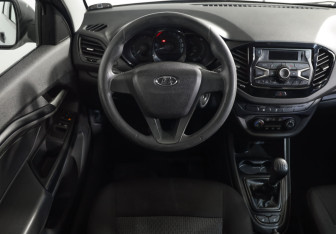 Подержанный автомобиль LADA (ВАЗ) Vesta Sedan 2016 года (10 фото)