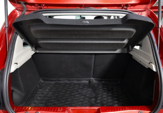 Подержанный автомобиль Renault Sandero 2018 года (23 фото)