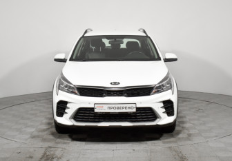Подержанный автомобиль Kia Rio Hatchback 2020 года (2 фото)