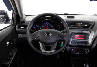 Подержанный автомобиль Kia Rio Sedan 2011 года (9 фото)