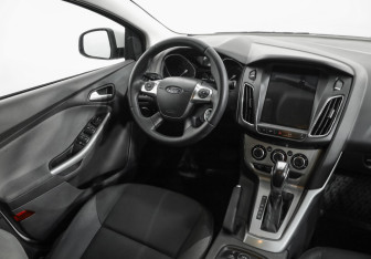 Подержанный автомобиль Ford Focus Sedan 2013 года (9 фото)