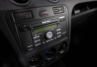 Подержанный автомобиль Ford Fusion 2007 года (12 фото)