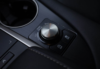 Подержанный автомобиль Lexus RX 2020 года (13 фото)