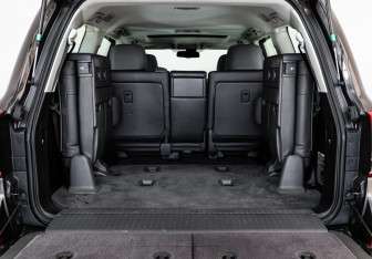 Подержанный автомобиль Toyota Land Cruiser Suv 2008 года (31 фото)