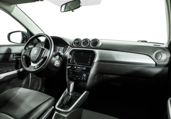 Подержанный автомобиль Suzuki Vitara 2018 года (9 фото)