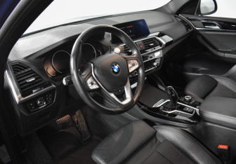 Подержанный автомобиль BMW X4 2021 года (9 фото)