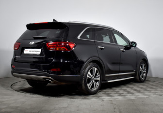 Подержанный автомобиль Kia Sorento 2018 года (5 фото)