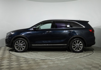 Подержанный автомобиль Kia Sorento 2018 года (8 фото)