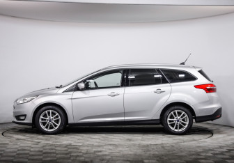 Подержанный автомобиль Ford Focus Wagon 2017 года (8 фото)