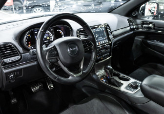 Подержанный автомобиль Jeep Grand Cherokee 2019 года (16 фото)