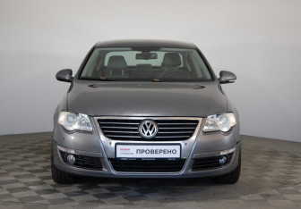 Подержанный автомобиль Volkswagen Passat Sedan 2006 года (2 фото)