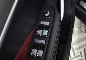 Подержанный автомобиль Geely Coolray 2022 года (17 фото)