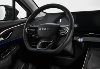 Подержанный автомобиль Omoda C5 2023 года (15 фото)