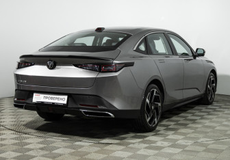 Подержанный автомобиль Changan Lamore 2023 года (5 фото)