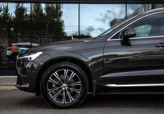 Подержанный автомобиль Volvo XC60 2021 года (10 фото)