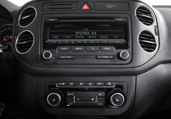 Подержанный автомобиль Volkswagen Golf Plus 2012 года (16 фото)