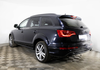 Подержанный автомобиль Audi Q7 2012 года (7 фото)