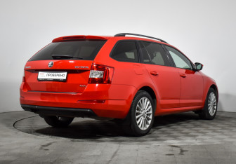 Подержанный автомобиль Skoda Octavia Wagon 2014 года (5 фото)