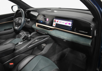 Подержанный автомобиль Geely Monjaro 2023 года (12 фото)