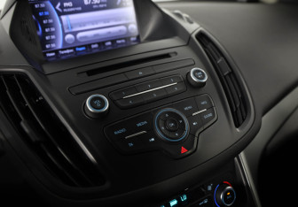 Подержанный автомобиль Ford Kuga 2017 года (16 фото)
