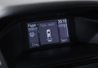 Подержанный автомобиль Ford Focus Hatchback 2012 года (13 фото)