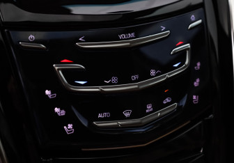 Подержанный автомобиль Cadillac Escalade Suv 2015 года (21 фото)