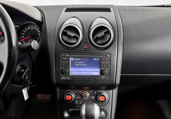 Подержанный автомобиль Nissan Qashqai 2010 года (15 фото)