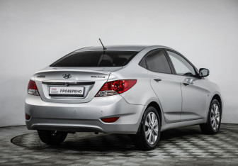 Подержанный автомобиль Hyundai Solaris Sedan 2012 года (5 фото)