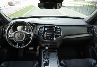 Подержанный автомобиль Volvo XC90 2020 года (12 фото)