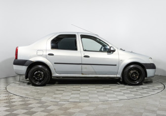 Подержанный автомобиль Renault Logan Sedan 2006 года (4 фото)