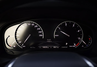 Подержанный автомобиль BMW X3 2018 года (14 фото)