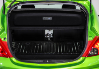 Подержанный автомобиль Opel Corsa 2011 года (26 фото)