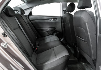 Подержанный автомобиль Hyundai Solaris Sedan 2021 года (18 фото)