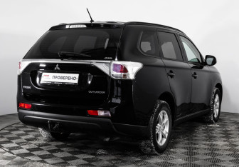 Подержанный автомобиль Mitsubishi Outlander 2012 года (5 фото)