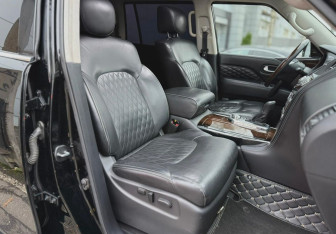 Подержанный автомобиль Infiniti QX80 2019 года (11 фото)
