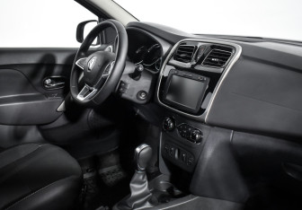 Подержанный автомобиль Renault Sandero 2021 года (14 фото)