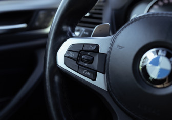 Подержанный автомобиль BMW X3 2018 года (38 фото)