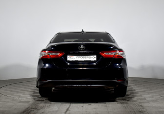 Подержанный автомобиль Toyota Camry Sedan 2021 года (6 фото)