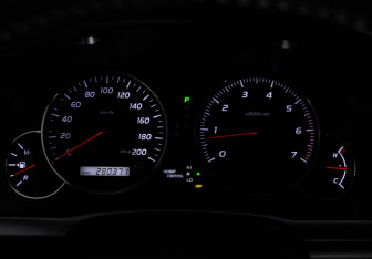 Подержанный автомобиль Toyota Land Cruiser Prado 2003 года (29 фото)