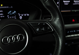 Подержанный автомобиль Audi A4 Sedan 2021 года (16 фото)