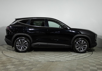 Подержанный автомобиль Jetour Dashing 2023 года (4 фото)