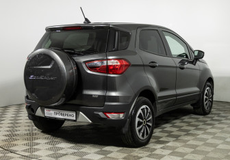 Подержанный автомобиль Ford EcoSport 2017 года (5 фото)