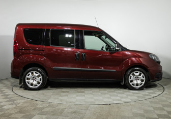 Подержанный автомобиль Fiat Doblo 2020 года (4 фото)