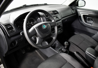 Подержанный автомобиль Skoda Fabia Wagon 2012 года (9 фото)