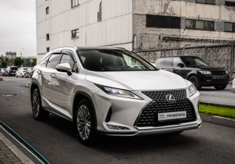 Подержанный автомобиль Lexus RX 2019 года (5 фото)