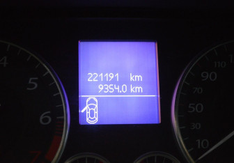 Подержанный автомобиль Renault Latitude 2010 года (15 фото)