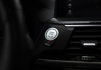 Подержанный автомобиль BMW X4 2021 года (27 фото)