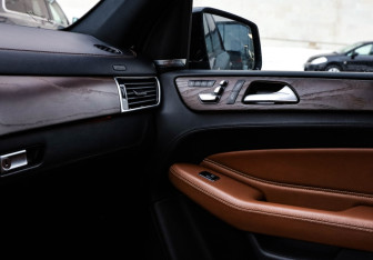 Подержанный автомобиль Mercedes-Benz GLE 2017 года (16 фото)